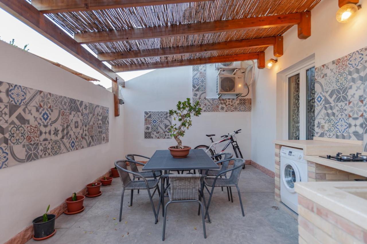 Uliveto' S Apartment Elmas Exterior foto